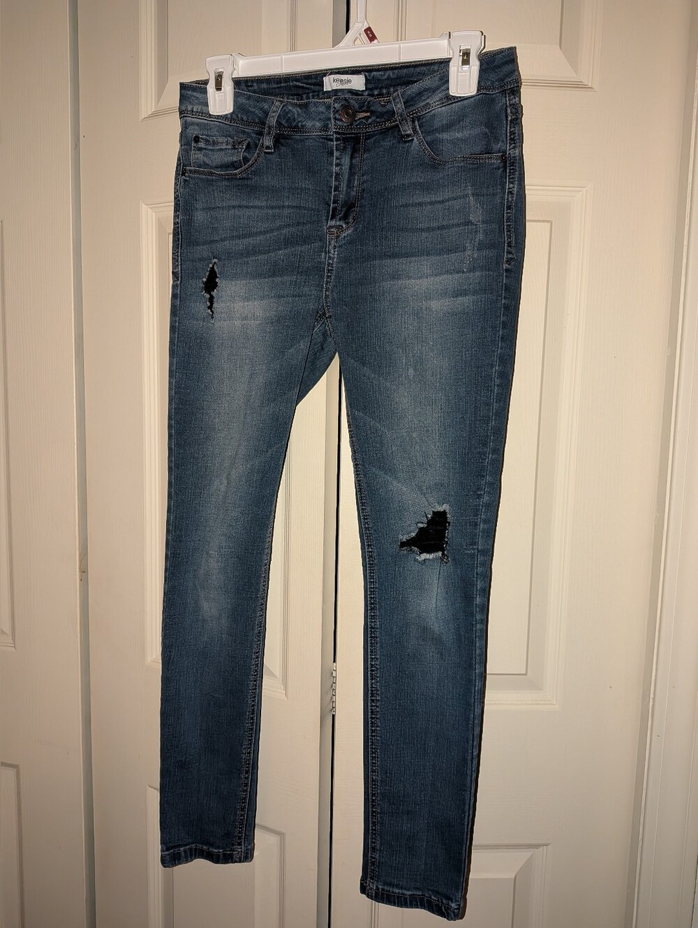 Kensie Distressed Medium Blue Skinny Jeans